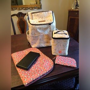 Petunia Pickle Bottom Method Backpack in Whimsical Belle in excellent condition!